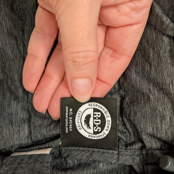 TNA Aritizia womens The little puff packable jacket size xs in gray color - Picture 8 of 11